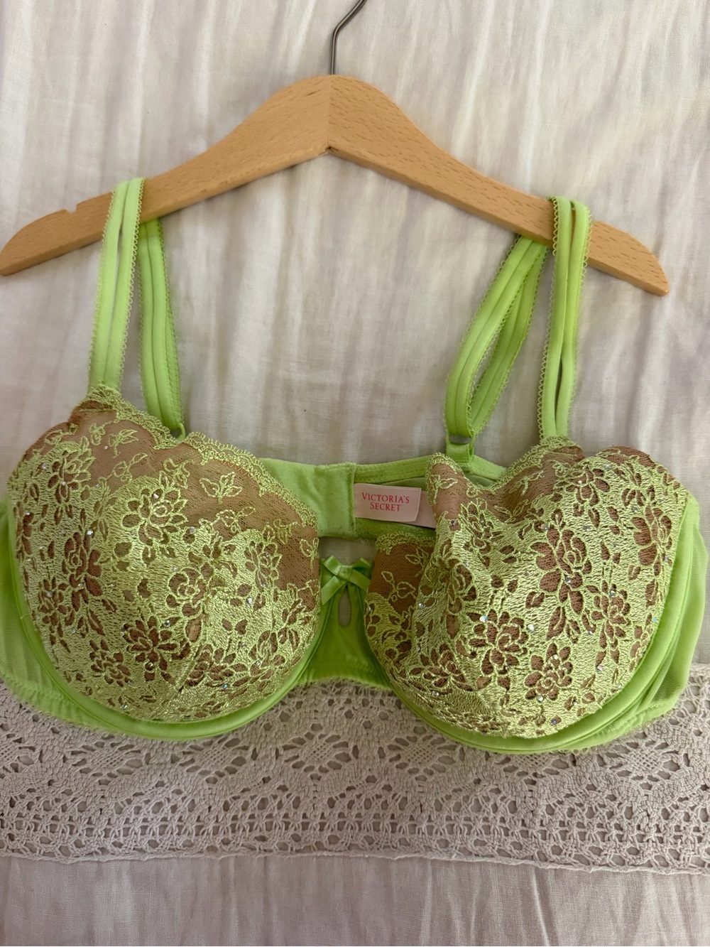 Victoria's Secret balconette Lime Green Lace push up Bra